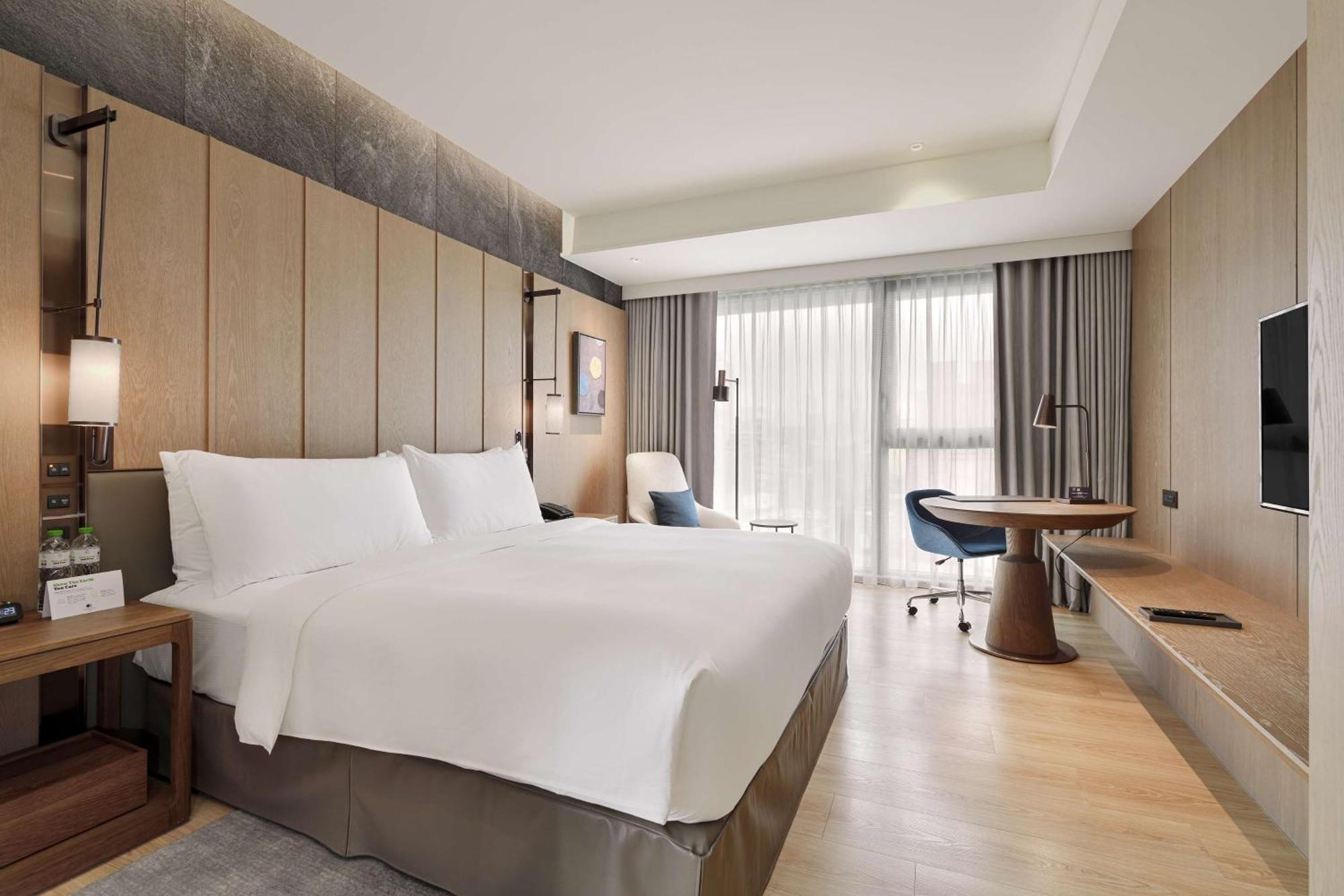 Doubletree By Hilton Taipei Zhongshan Экстерьер фото