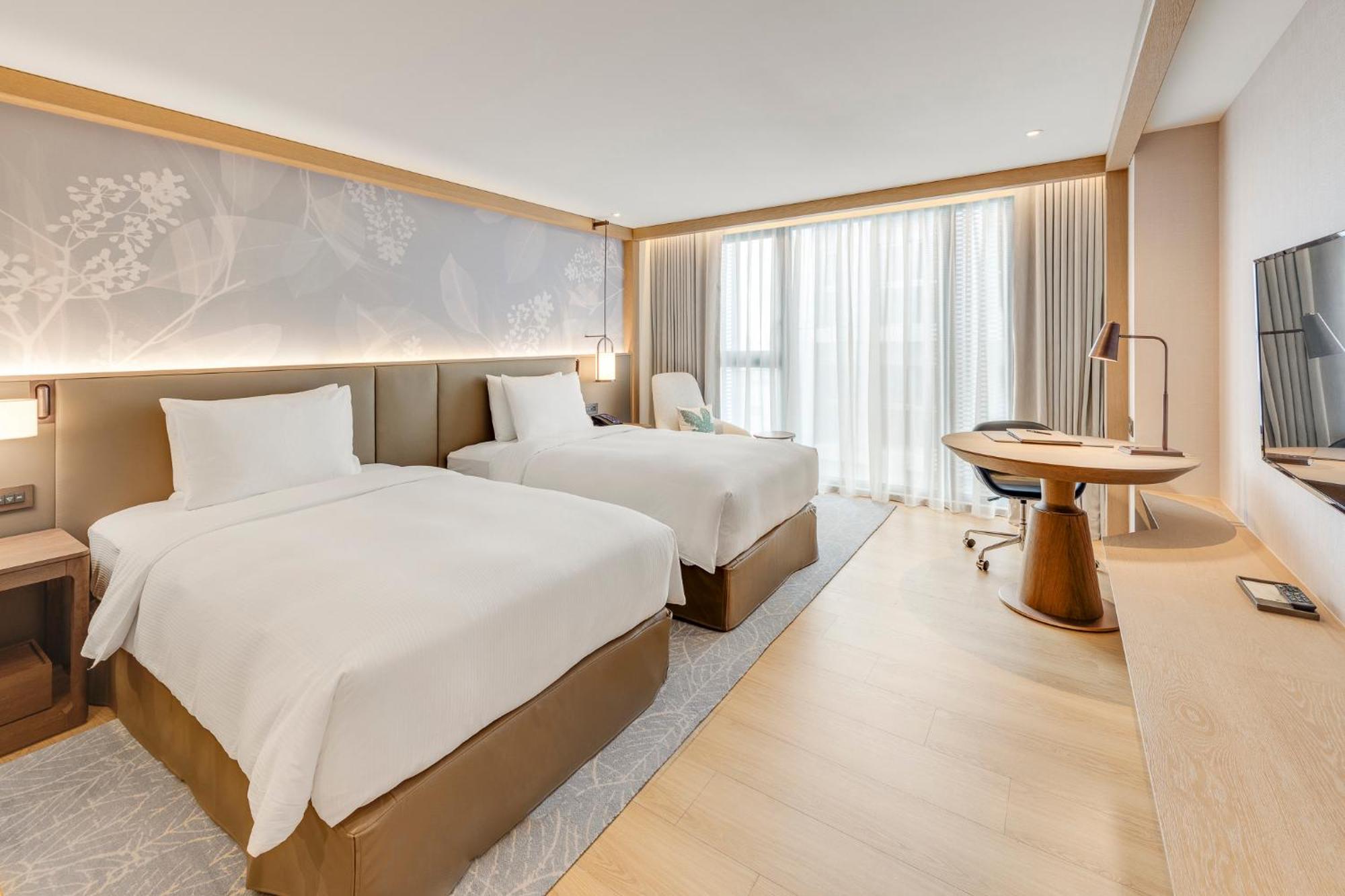 Doubletree By Hilton Taipei Zhongshan Экстерьер фото