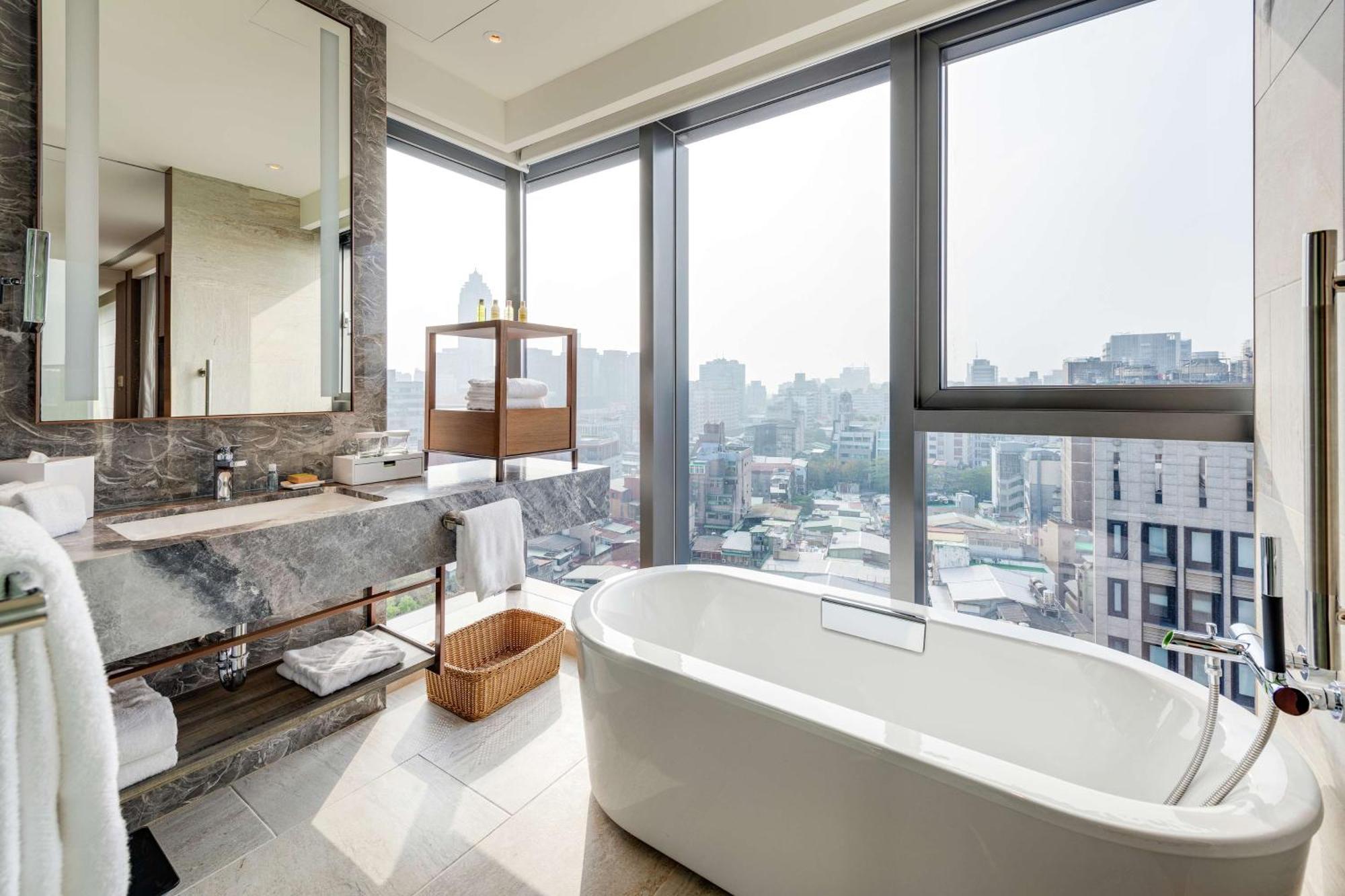 Doubletree By Hilton Taipei Zhongshan Экстерьер фото